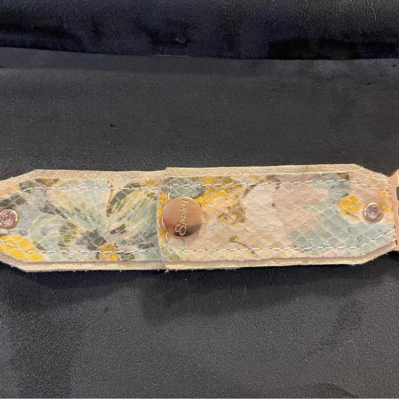 Spark’l Apple 42/44 Luxe Pastello Bow Band, 9mm clear crystals, rose gold. - Picture 3 of 4